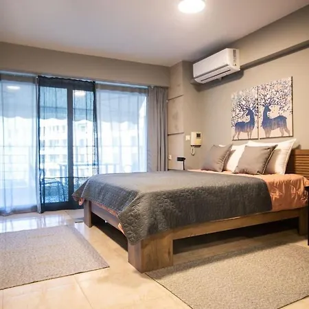 12nisou Studio With Balcony Apartment
