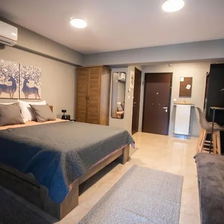 12nisou Studio With Balcony * Thessaloniki